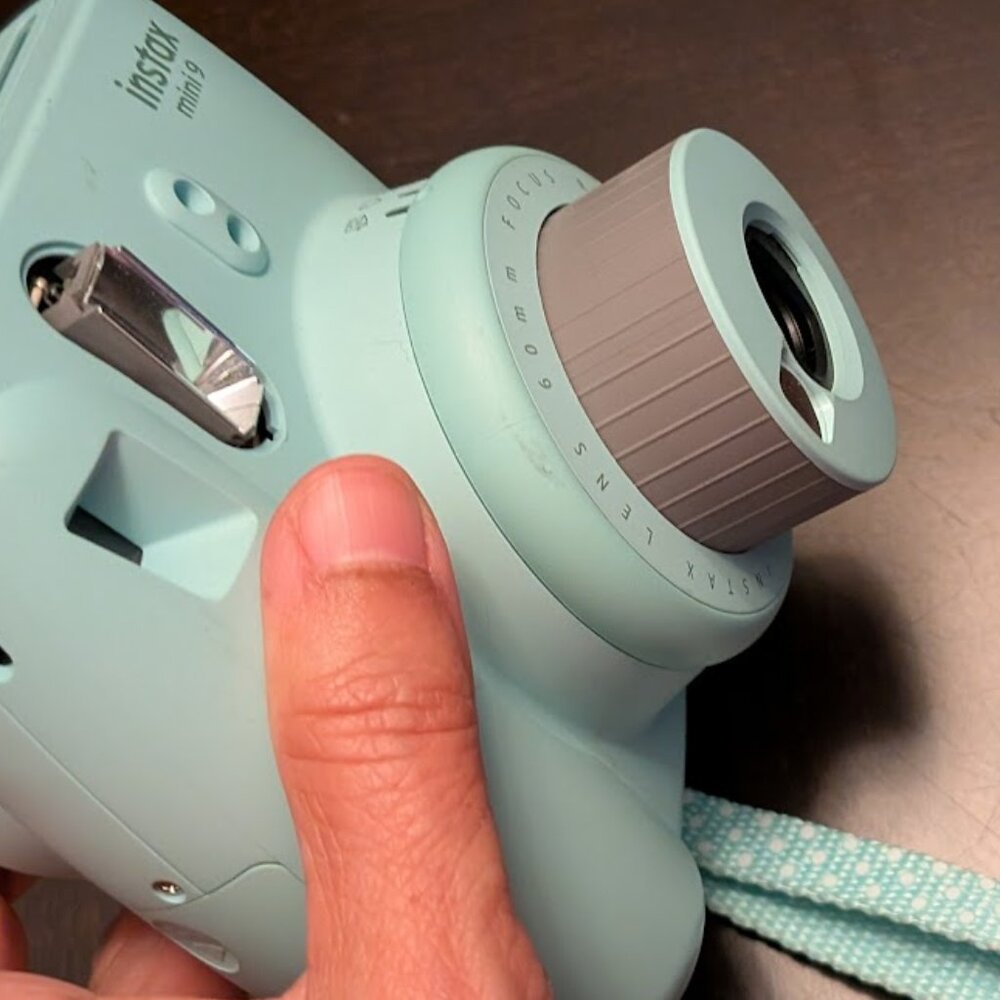 O2 FUJIFILM INSTAX Mini 9 Instant Camera - Picture 7 of 13